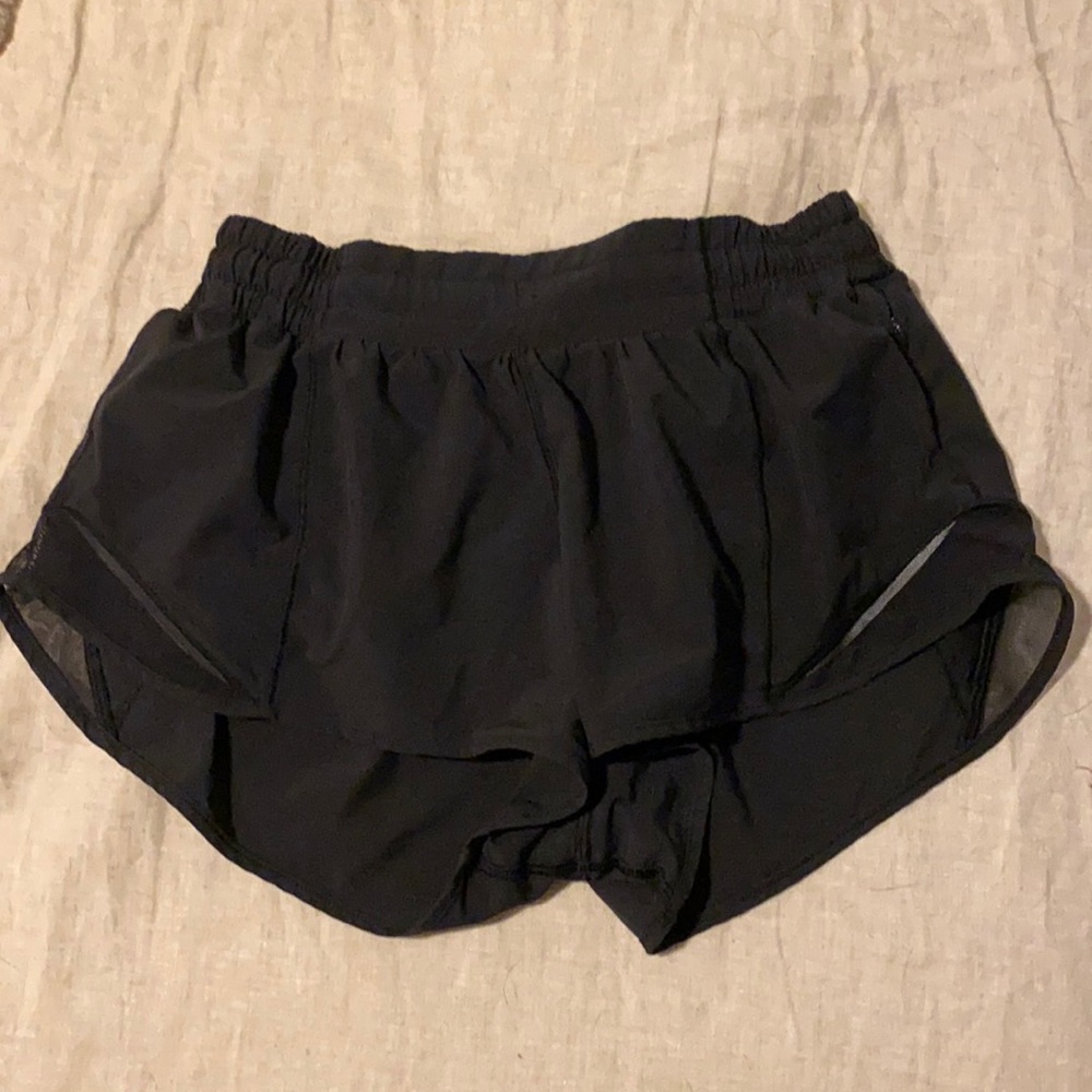 Lululemon 2.5” Hotty Hot II Shorts